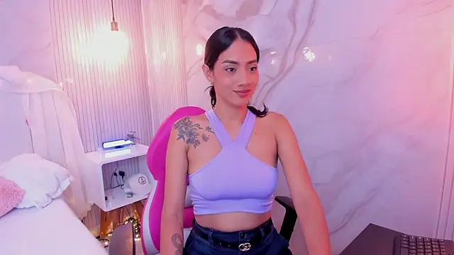 luna hot ass online show from September 15, 10:10 pm