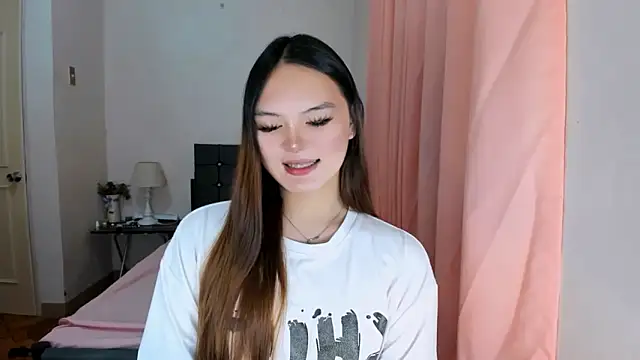 Snapshot of ameliamaureen chatting on November 23, 1:55 pm ameliamaureen online show from November 23, 1:55 pm