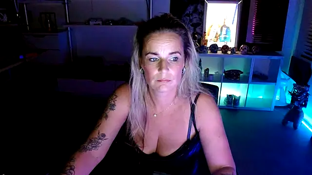 Mrs-Aurora online show from October 12, 6:29 pm