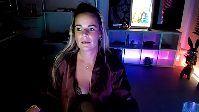 Mrs-Aurora online show from October 18, 8:42 pm