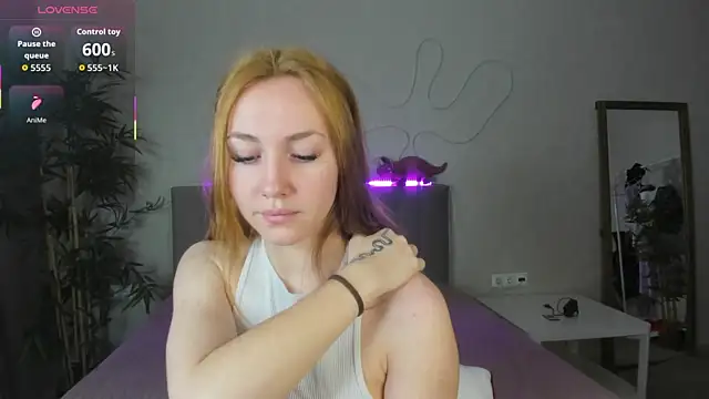 Luna G0ld online show from October 19, 12:00 am