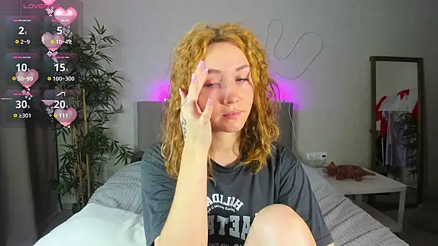 Luna G0ld online show from November 18, 11:59 pm