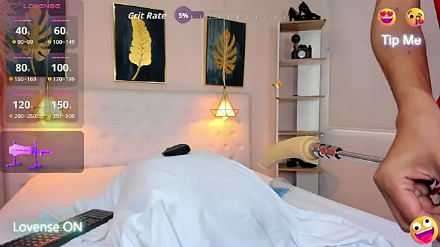 Snapshot of Cinnamon_Star chatting on December 15, 12:53 pm Cinnamon Star online show from December 15, 12:53 pm