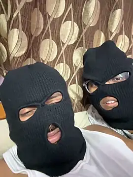 Snapshot of VVcouple chatting on October 4, 6:06 pm VVcouple online show from October 4, 6:06 pm