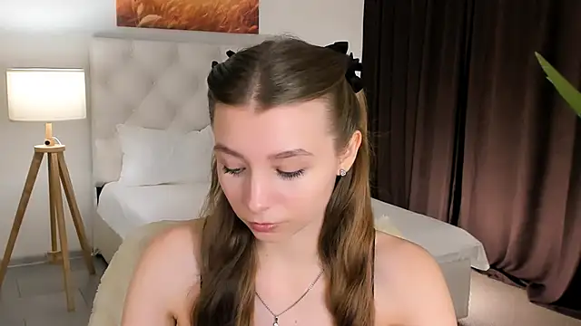 JulieDaniel online show from October 29, 8:16 am