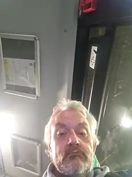 Snapshot of Fonse1860 chatting on November 7, 9:42 am Fonse1860 online show from November 7, 9:42 am