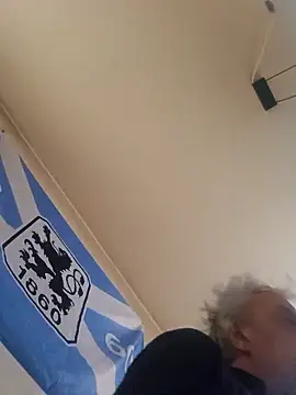 Snapshot of Fonse1860 chatting on November 18, 7:57 am Fonse1860 online show from November 18, 7:57 am