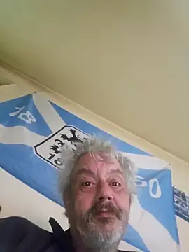 Snapshot of Fonse1860 chatting on December 1, 8:19 am Fonse1860 online show from December 1, 8:19 am