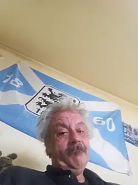 Snapshot of Fonse1860 chatting on December 14, 8:52 am Fonse1860 online show from December 14, 8:52 am