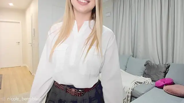 Snapshot of nicole_blueberry chatting on September 29, 8:24 pm nicole blueberry online show from September 29, 8:24 pm