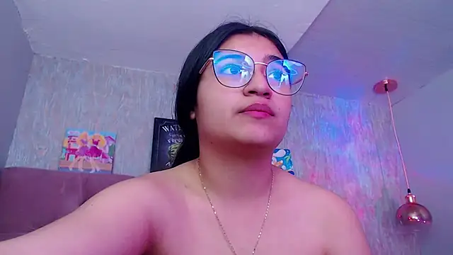 laurenelove online show from October 13, 3:39 am