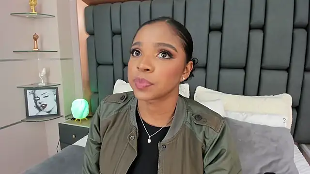 LisaMendez online show from October 16, 3:51 am