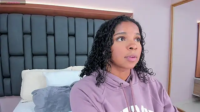 LisaMendez online show from October 18, 2:03 am