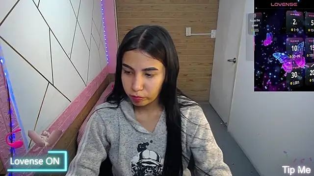 isabella rossee online show from November 5, 7:58 pm