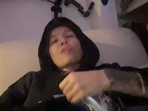 Snapshot of dddasani chatting on November 20, 7:57 pm dddasani online show from November 20, 7:57 pm