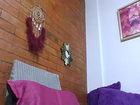 a miss online show from November 12, 10:20 pm