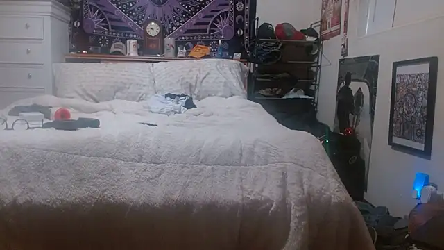 Snapshot of reebokrick650 chatting on October 24, 12:19 am reebokrick650 online show from October 24, 12:19 am