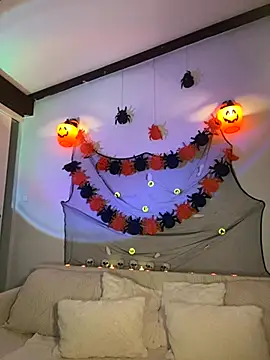 LINA ALL EYES ON YOU online show from October 30, 9:48 pm