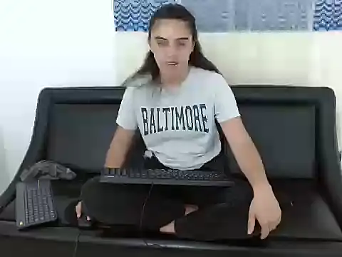 Snapshot of Arieeel_09 chatting on September 18, 11:51 pm Arieeel 09 online show from September 18, 11:51 pm