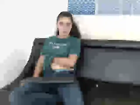 Snapshot of Arieeel_09 chatting on September 20, 4:19 pm Arieeel 09 online show from September 20, 4:19 pm