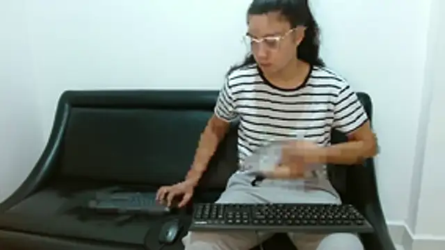 Snapshot of Arieeel_09 chatting on October 17, 11:18 pm Arieeel 09 online show from October 17, 11:18 pm