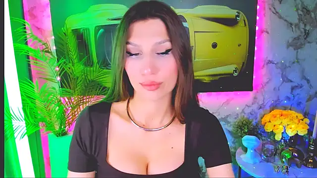 Mollyinyourmind online show from September 14, 8:30 pm