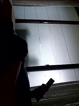 starvingo2002 online show from September 19, 7:43 am