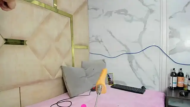 Snapshot of Allisonts69 chatting on October 14, 3:07 am Allisonts69 online show from October 14, 3:07 am