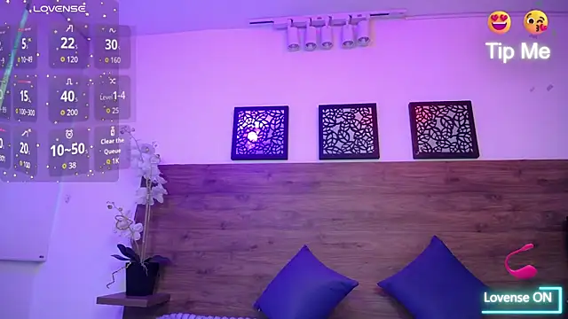 Snapshot of AlexandraCambell chatting on September 8, 7:46 pm AlexandraCambell online show from September 8, 7:46 pm