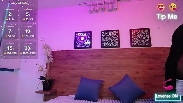 Snapshot of AlexandraCambell chatting on September 13, 7:24 pm AlexandraCambell online show from September 13, 7:24 pm