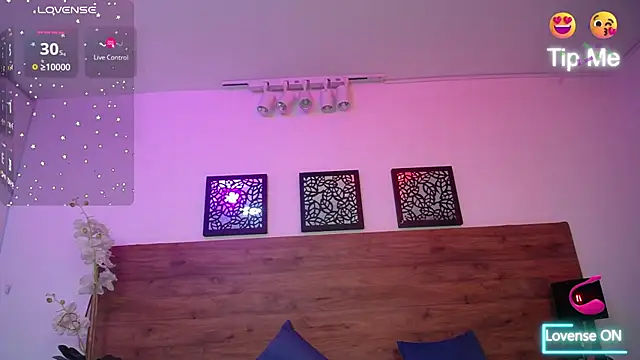 Snapshot of AlexandraCambell chatting on September 25, 8:01 pm AlexandraCambell online show from September 25, 8:01 pm