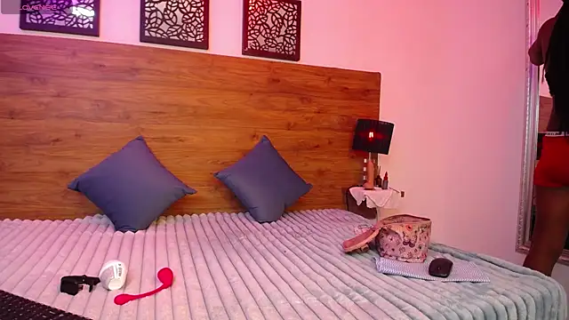 Snapshot of AlexandraCambell chatting on October 10, 8:08 pm AlexandraCambell online show from October 10, 8:08 pm