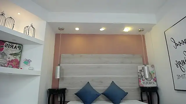 Snapshot of AlexandraCambell chatting on October 29, 11:56 am AlexandraCambell online show from October 29, 11:56 am