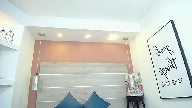 Snapshot of AlexandraCambell chatting on November 9, 12:14 pm AlexandraCambell online show from November 9, 12:14 pm