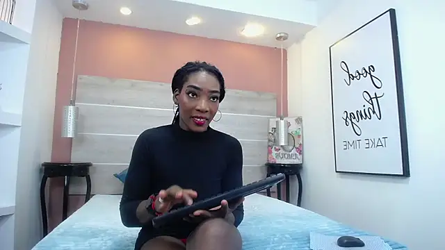 Snapshot of AlexandraCambell chatting on November 13, 12:37 pm AlexandraCambell online show from November 13, 12:37 pm