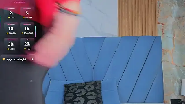 Snapshot of angel__red_ chatting on November 24, 3:28 am angel red online show from November 24, 3:28 am