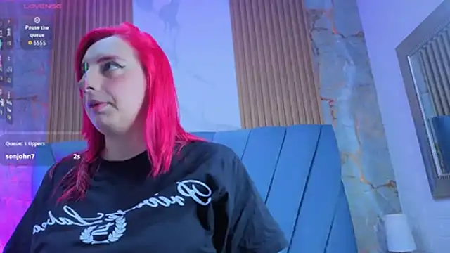 Snapshot of angel__red_ chatting on December 3, 3:14 am angel red online show from December 3, 3:14 am