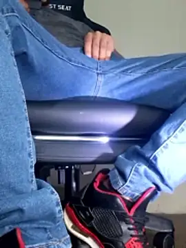 Bosssweet22cm online show from November 25, 11:38 pm