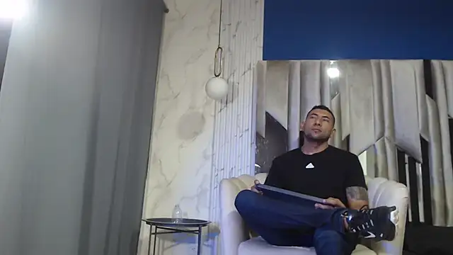 Snapshot of Morganandmegan chatting on September 25, 11:03 am Morganandmegan online show from September 25, 11:03 am