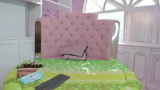 Snapshot of mishell_lovely chatting on November 5, 2:28 pm mishell lovely online show from November 5, 2:28 pm