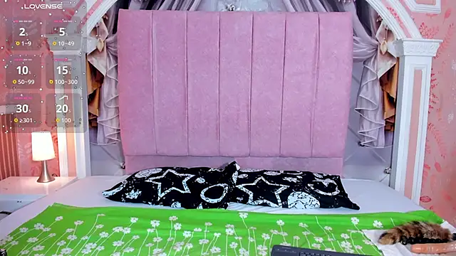 Snapshot of mishell_lovely chatting on November 6, 1:12 pm mishell lovely online show from November 6, 1:12 pm