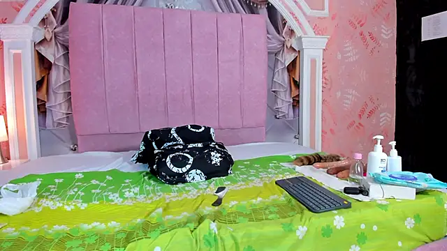 Snapshot of mishell_lovely chatting on November 7, 1:16 am mishell lovely online show from November 7, 1:16 am