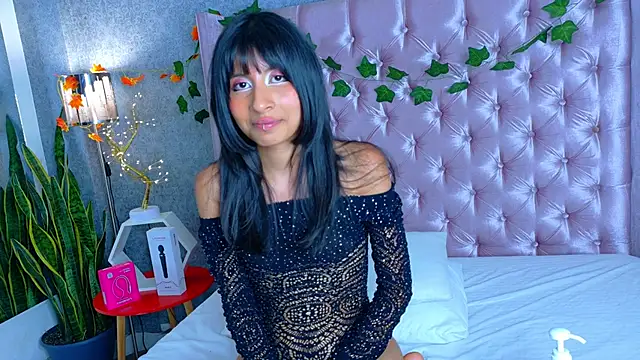 LizetteKitty online show from November 12, 6:03 am