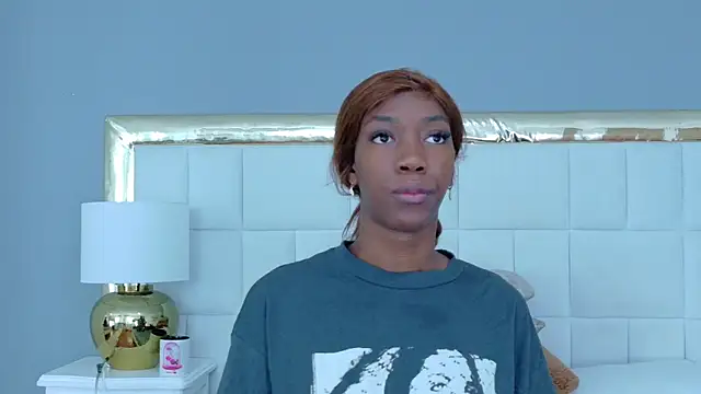 MadeleineHocker online show from October 4, 12:03 pm