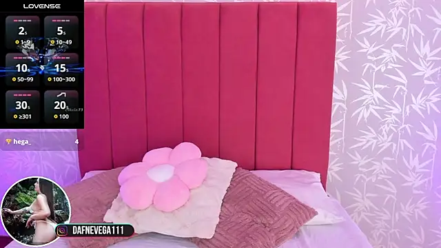 DafneVega online show from September 17, 3:57 pm