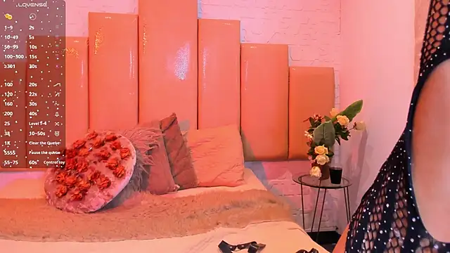 salem rose online show from November 13, 8:08 pm