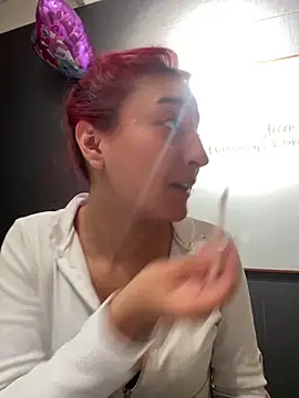 Snapshot of JuliethaDemon_ chatting on October 6, 2:03 pm JuliethaDemon online show from October 6, 2:03 pm