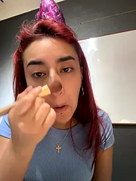 Snapshot of JuliethaDemon_ chatting on October 23, 1:10 pm JuliethaDemon online show from October 23, 1:10 pm