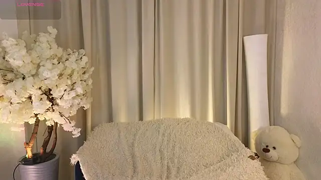 Snapshot of Janet_Jee chatting on November 19, 11:43 am Janet Jee online show from November 19, 11:43 am