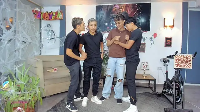 Snapshot of Bisexlifehot__ chatting on October 28, 11:07 pm Bisexlifehot online show from October 28, 11:07 pm